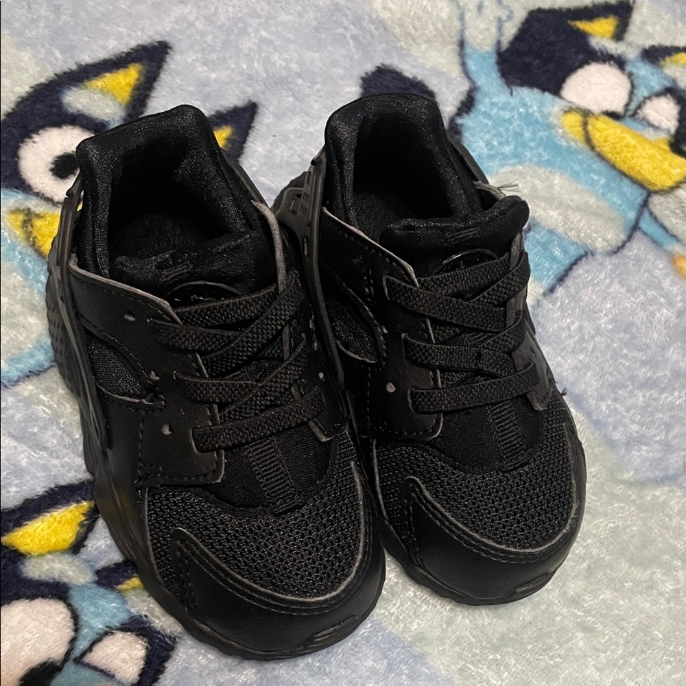 Nike Kids Black Sneakers